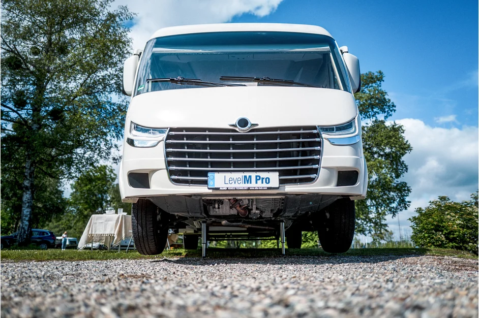 AL-KO levelsysteem camper vooraanzicht